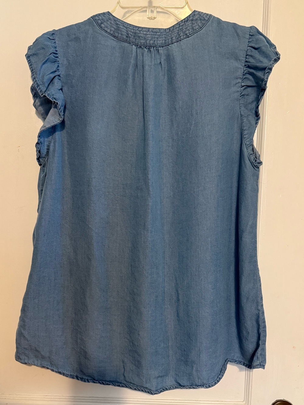 Blu Pepper Chambray cap sleeve ruffle blouse detailed stitch Split Neck Top Med - Picture 3 of 8